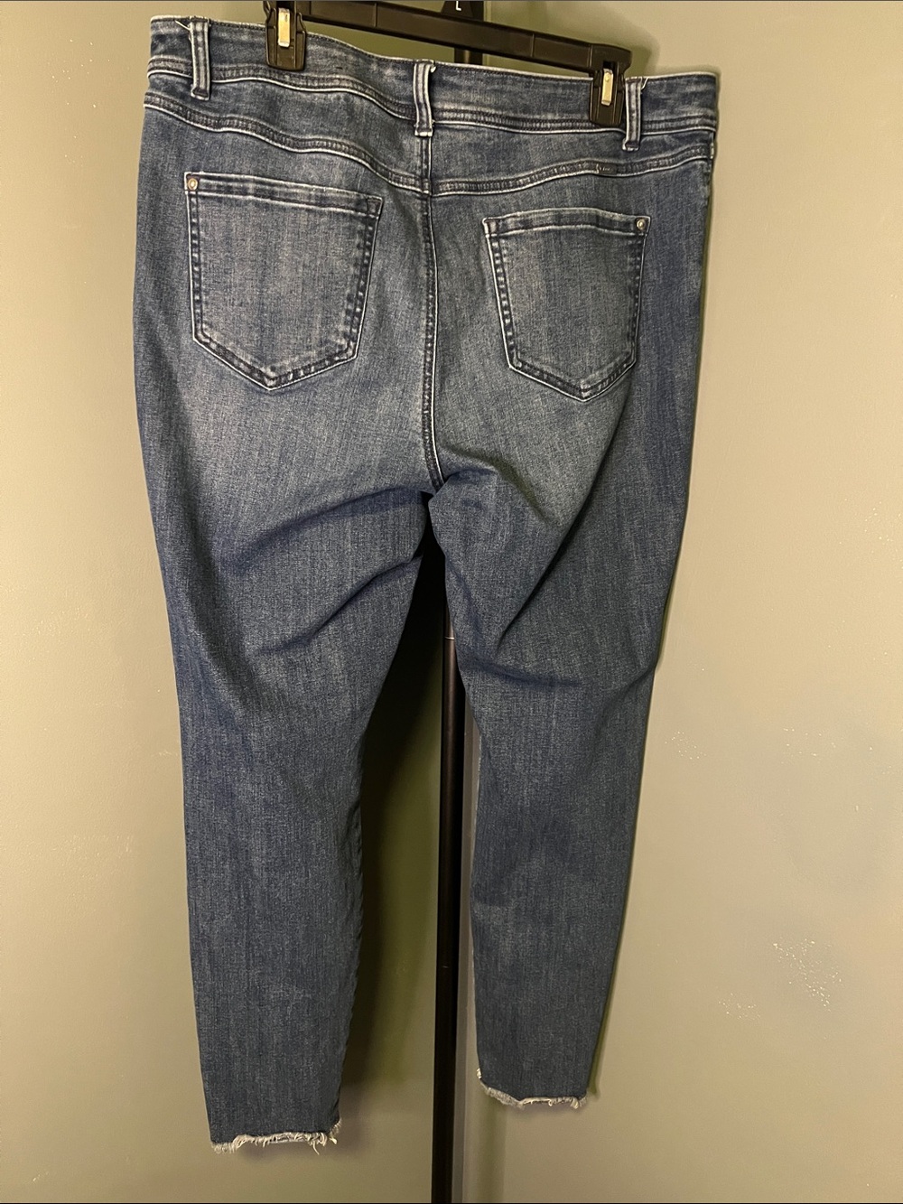 INC International Concepts Navy Stud-Trim Cropped Ankle Jeans - Picture 5 of 6